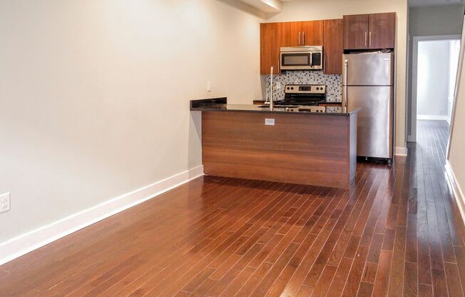 3 beds, 2 baths, 1,201 sqft, $1,720, Unit 14B