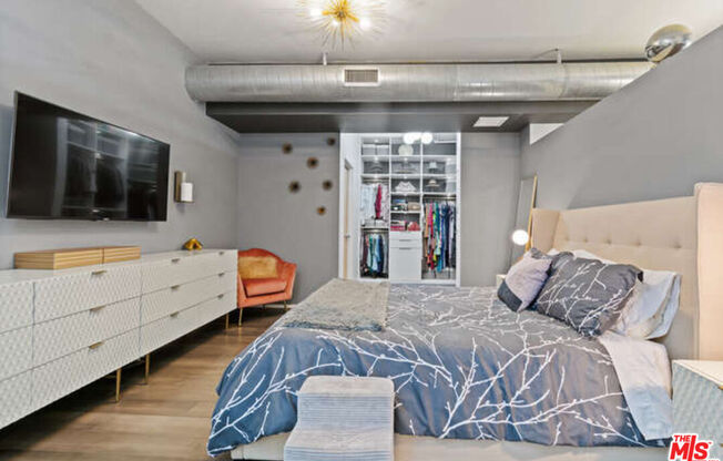 1 bed, 2 baths, 1,200 sqft, $3,495, Unit 716