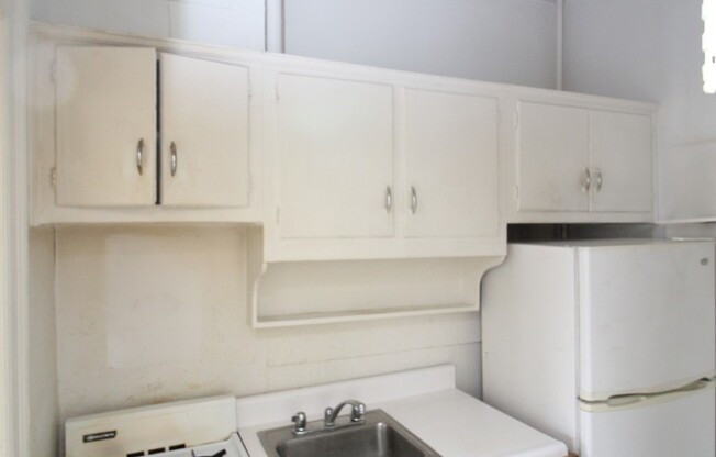 1 bed, 1 bath, 2 sqft, $950, Unit #403