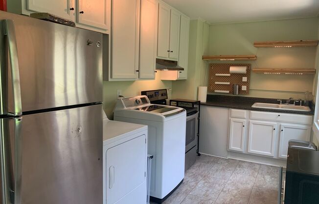 2 Bed | 1 Bath House near Downtown Raleigh with Fenced Yard