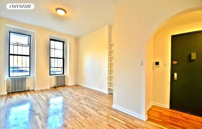 530 W 123 ST
