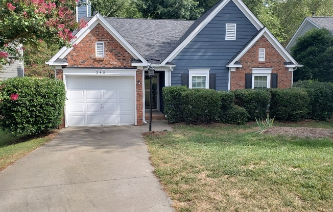 Beautiful 3BD/2BA ranch home with garage in pool community in Holly Springs!