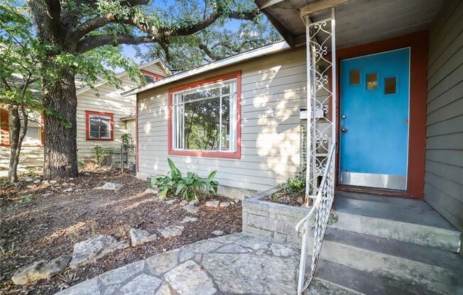 2905 Robinson Duplex