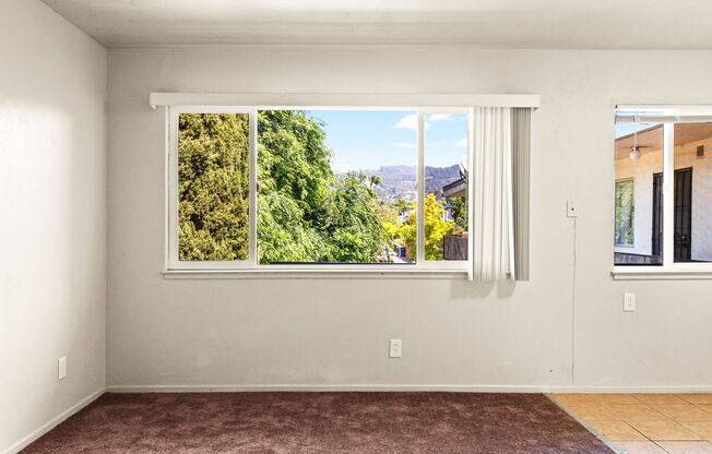 Oakland 1-Bedroom: Fresh Updates, Laundry & Utilities Included!