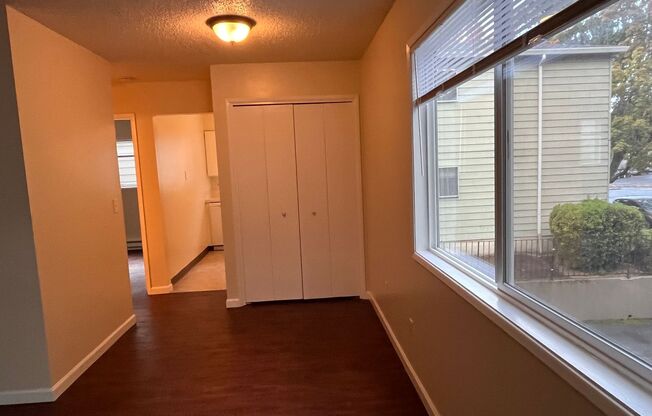 1 bed, 1 bath, 475 sqft, $1,325, Unit 01