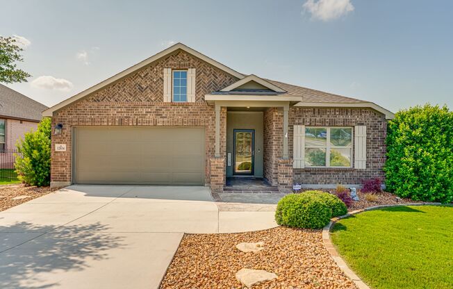 Stunning like new single story 4 bedroom 3 bath home!