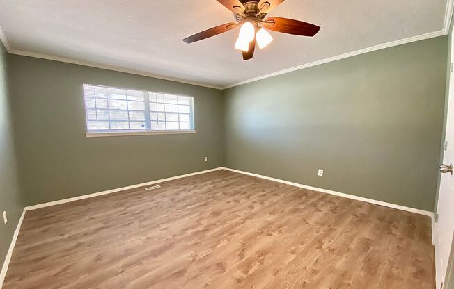 3 beds, 2 baths, $1,595