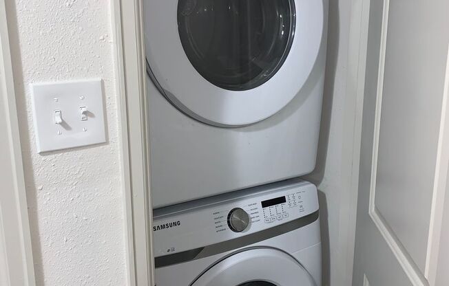 1 bed, 1 bath, 684 sqft, $890, Unit 2325-07