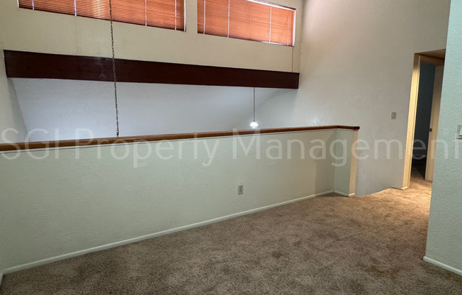 819 N COLLEGE AVE