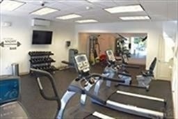 1 bed, 1 bath, 986 sqft, $2,400, Unit 2e