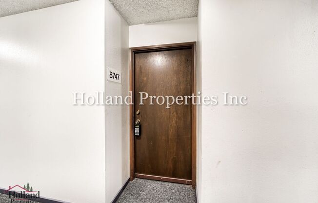 Charming 1-Bedroom Condo, close to shopping!
