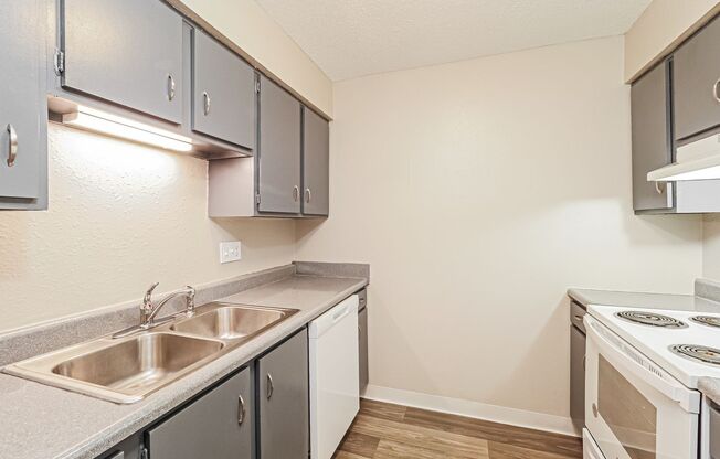 2 beds, 1.5 baths, 874 sqft, $1,075