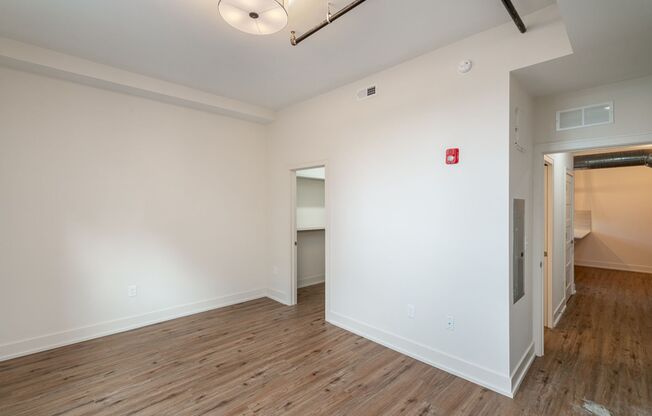 2 beds, 2 baths, $2,084, Unit 875 Michigan Ave Apt. 103