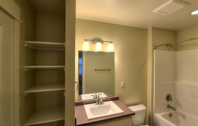 Spacious bathroom at Saddleview Apartments, Bozeman, 59715