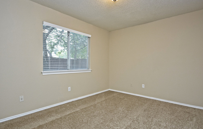3 beds, 2 baths, 1,147 sqft, $1,925, Unit 11606A