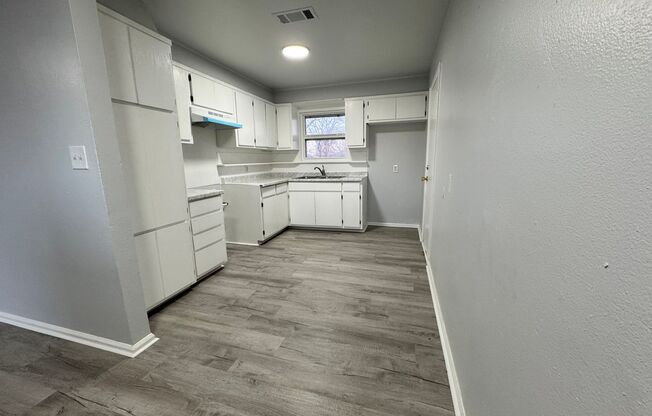 Newly Updated 3 Bedroom Home by Legacy School