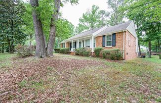Charming 3BR Home with Hardwood Floors, Fireplace & Bright Living Spaces in Midlothian
