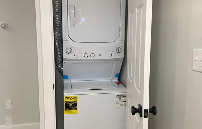 1 bed, 1 bath, $1,725, Unit 401