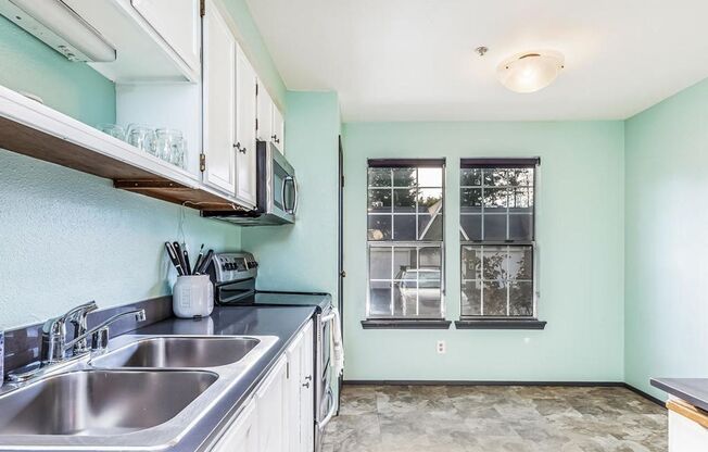 Rooms for Rent in Kent - 2bedroom Townhome Condo