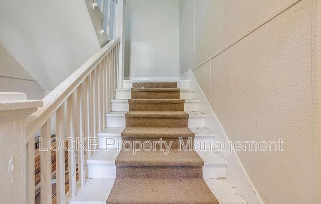 1016 E ARLINGTON AVE