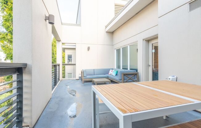 1 bed, 1 bath, 570 sqft, $1,390, Unit 215