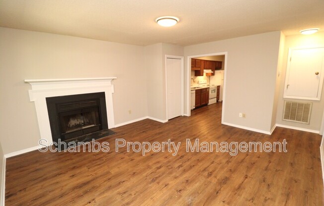3905 LEXINGTON DR