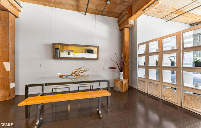 1 bed, 1 bath, 950 sqft, $3,700, Unit 427