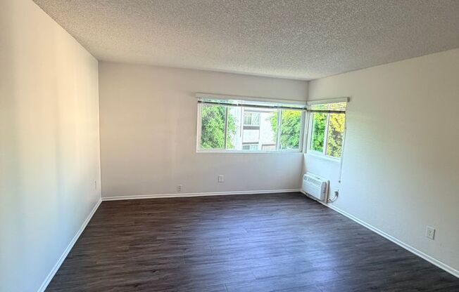 1 bed, 1 bath, 750 sqft, $2,255, Unit 716
