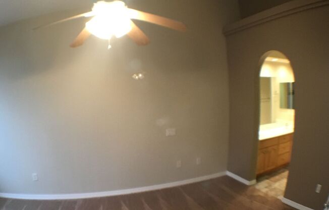 2 beds, 2 baths, $2,000, Unit # 257