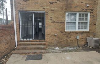 3 beds, 2 baths, $1,050