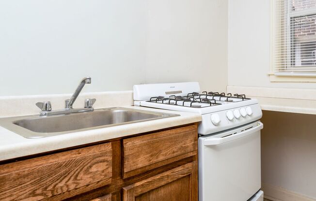 1 bed, 1 bath, 650 sqft, $1,115, Unit 304