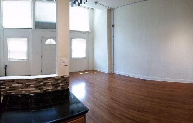 2 beds, 1 bath, $1,600, Unit #1