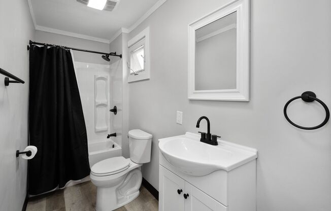 Gorgeous 3 bedroom home in Homestead available September 1st!