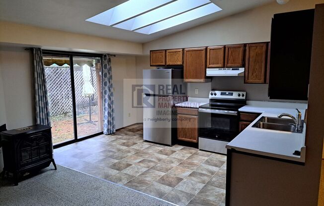 2 beds, 2 baths, $2,095