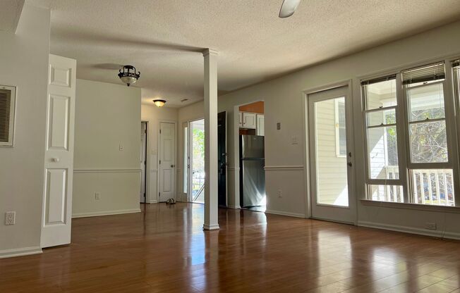 2 beds, 2 baths, $1,600