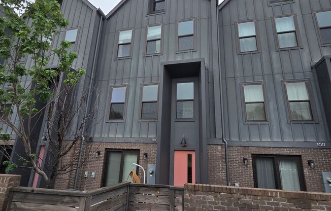 3 Bedroom Modern Luxury Living in the Heart of Villa Heights