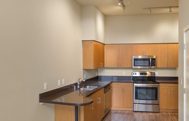 1 bed, 1.5 baths, 749 sqft, $1,995, Unit B037