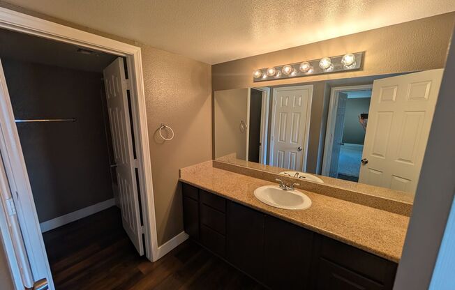 1 bed, 1 bath, $1,350, Unit bldg 22
