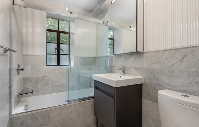 Studio, 1 bath, $3,900, Unit 4B
