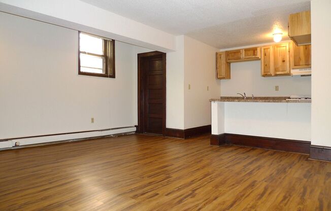 1 bed, 1 bath, 410 sqft, $940, Unit 9 - B3