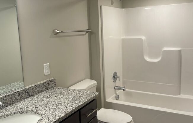 1 bed, 1 bath, 611 sqft, $925, Unit 214