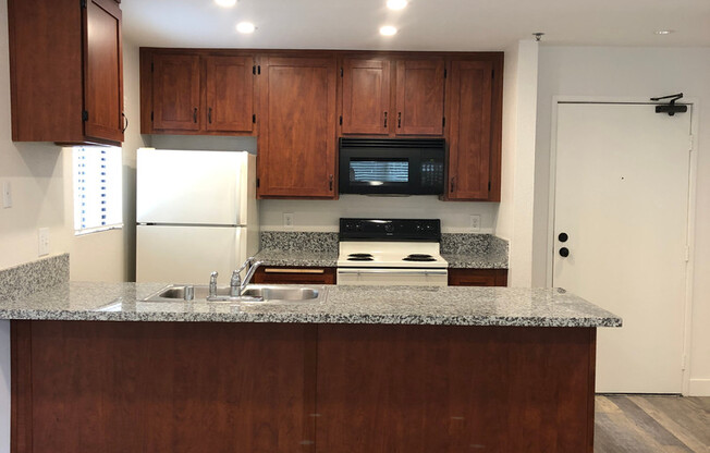 1 bed, 1 bath, 570 sqft, $2,095, Unit 205