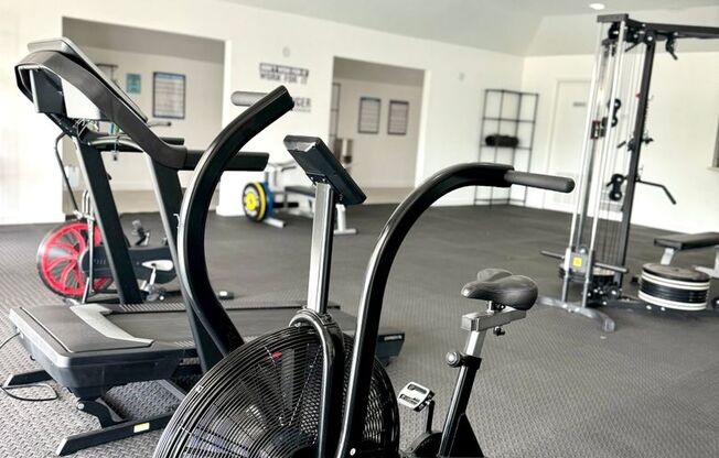 3 beds, 2 baths, 1,205 sqft, $2,275, Unit 060