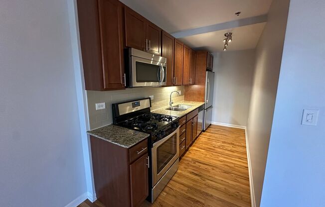 1 bed, 1 bath, 576 sqft, $1,600, Unit 507