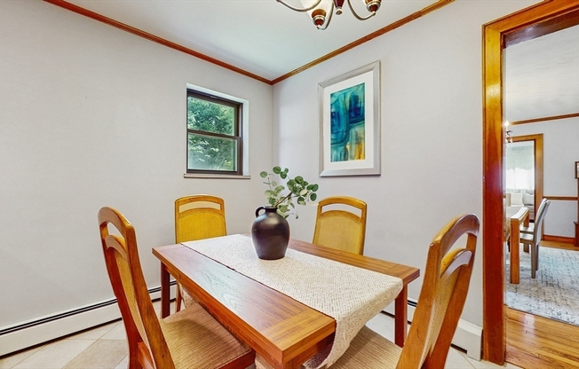 36 LORNA AVE