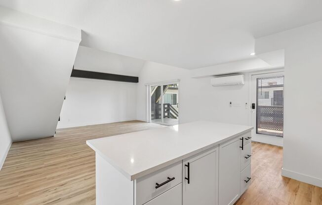 Studio, 1.5 baths, 773 sqft, $2,995, Unit 67