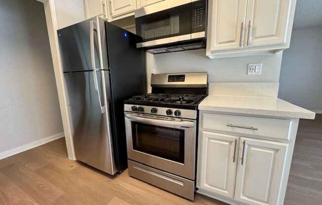 1 bed, 1 bath, 715 sqft, $2,460, Unit A059