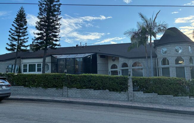 Spacious and Furnished 9 Bedroom House Near Cal State Fullerton