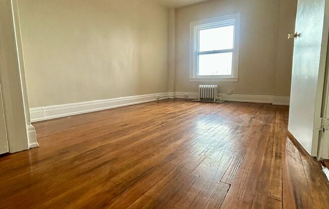 1 bed, 2 baths, $1,050, Unit 521