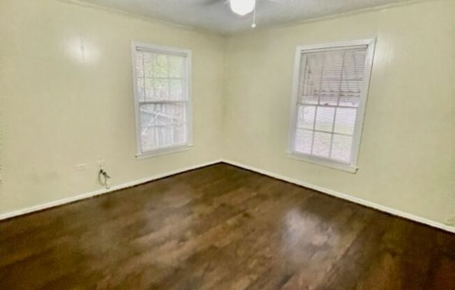 2 beds, 1 bath, $1,000